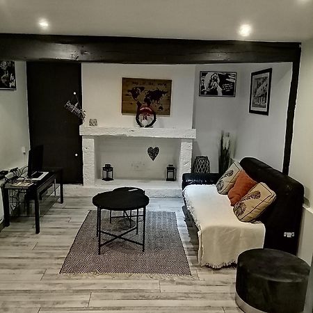 Maison Diana A 400 Metres A Pieds De L'Aeroport Tille Ngoại thất bức ảnh